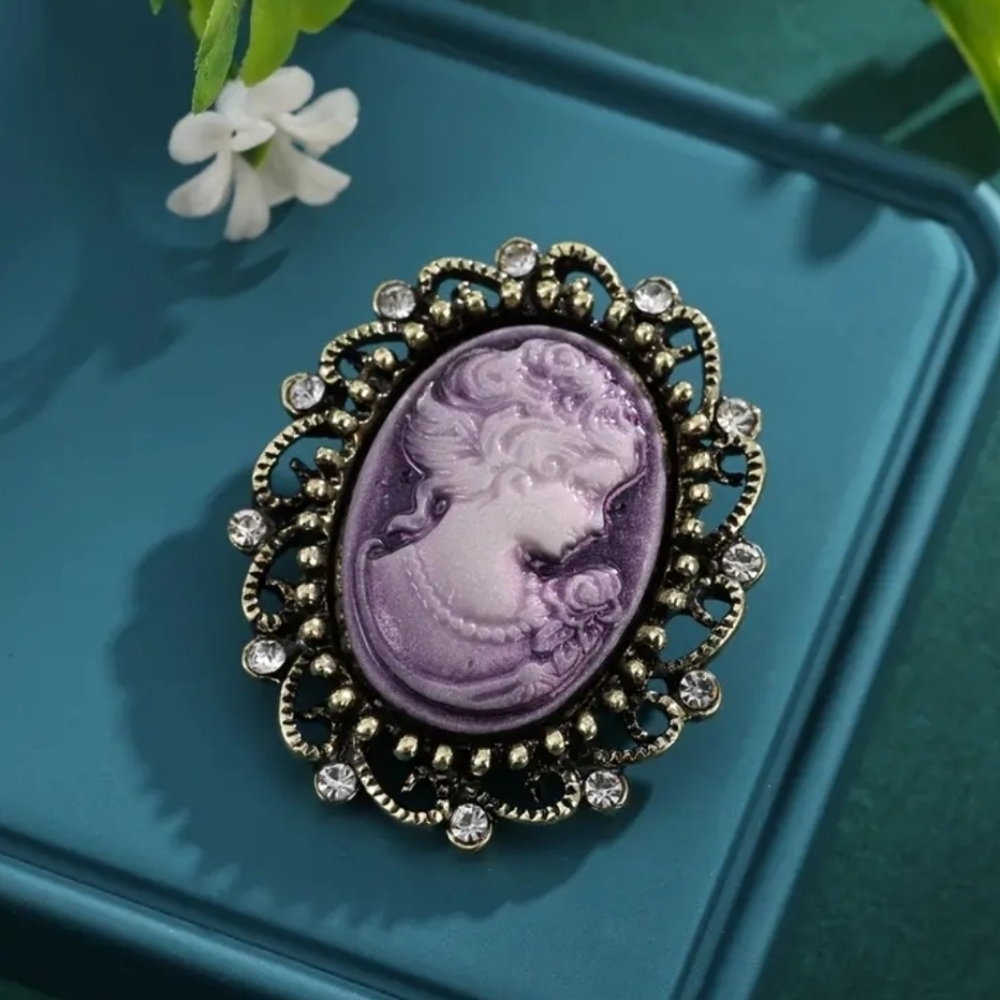 Vintage Purple And Silver Cameo Brooch